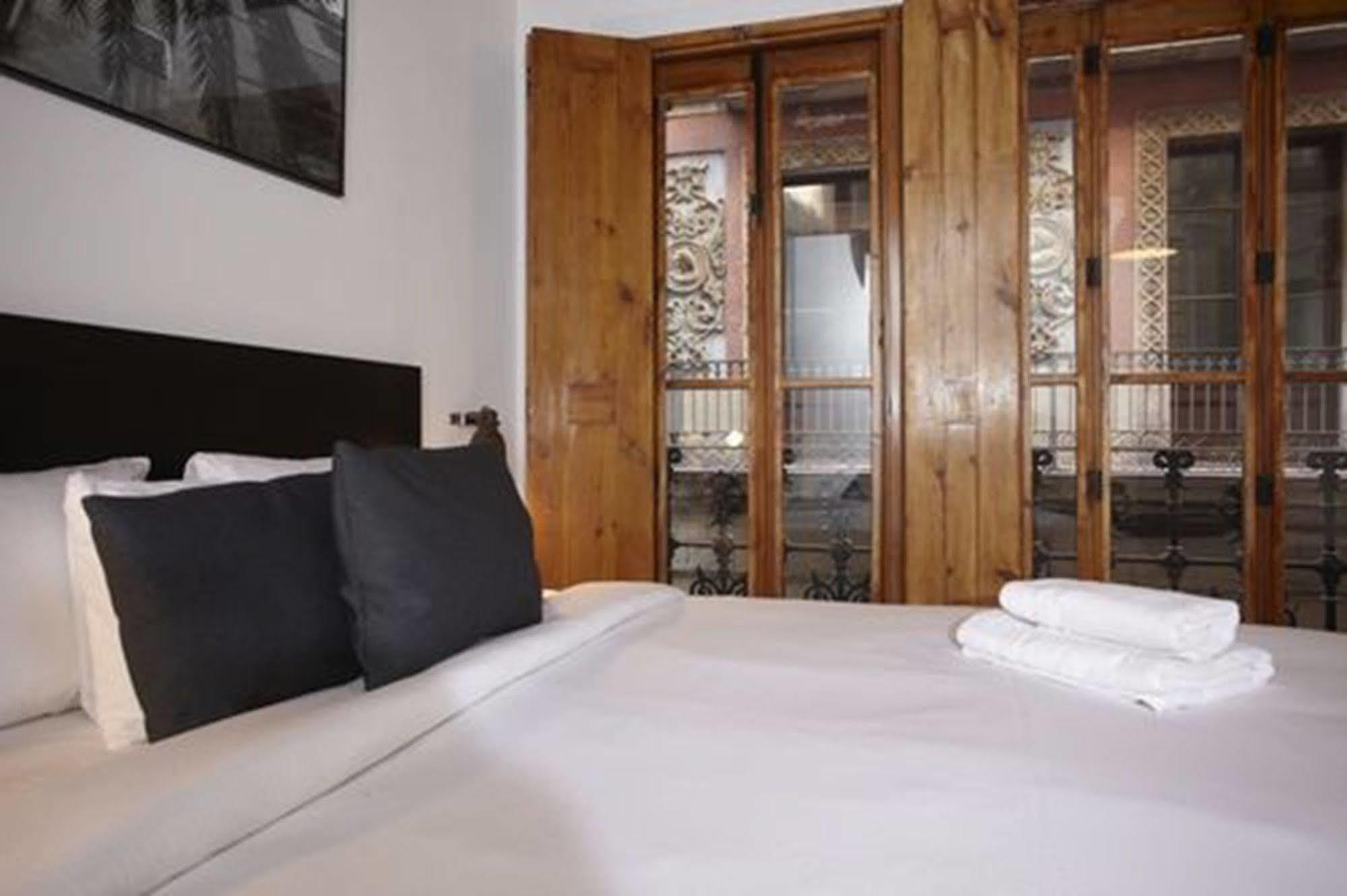 L'Escudellers By The Streets Apartment Barcelona Exterior photo